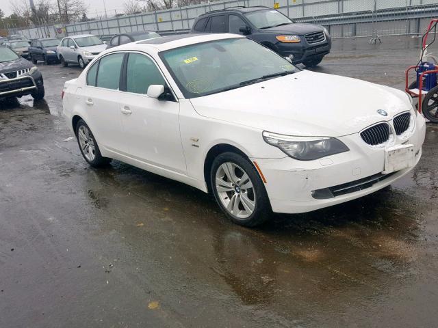 WBANV13599C154834 - 2009 BMW 528 XI WHITE photo 1