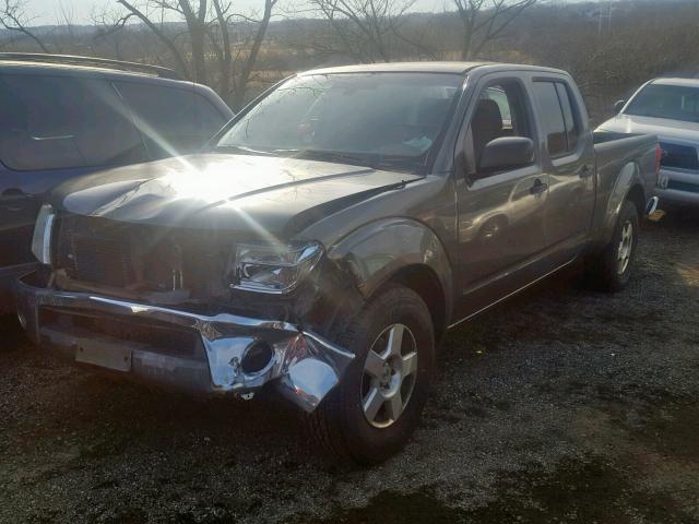 1N6AD09W78C438375 - 2008 NISSAN FRONTIER C GRAY photo 2