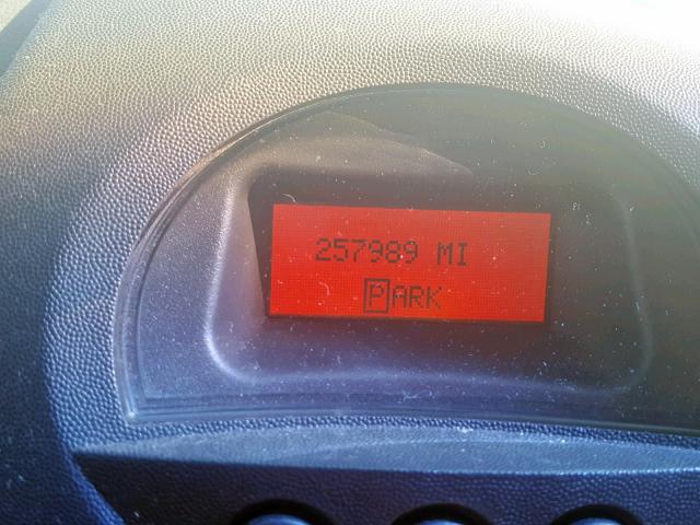 2G2WP522241150630 - 2004 PONTIAC GRAND PRIX SILVER photo 8