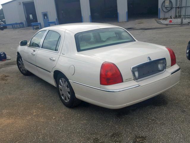 1LNHM83V97Y612878 - 2007 LINCOLN TOWN CAR D WHITE photo 3