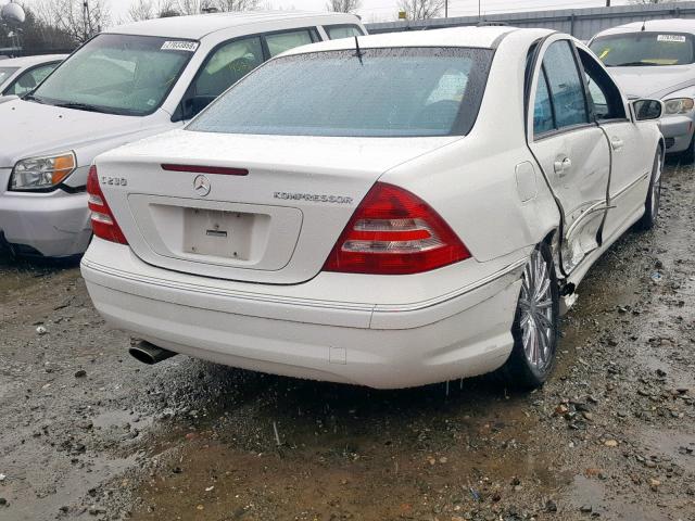 WDBRF40J95F678299 - 2005 MERCEDES-BENZ C 230K SPO WHITE photo 4