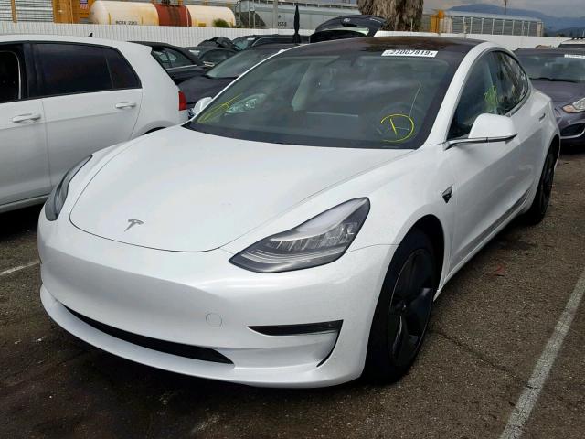 5YJ3E1EB6JF085332 - 2018 TESLA MODEL 3 WHITE photo 2