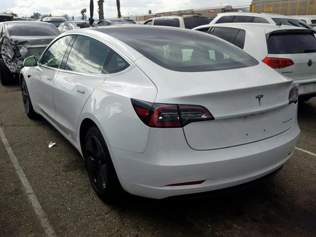 5YJ3E1EB6JF085332 - 2018 TESLA MODEL 3 WHITE photo 3