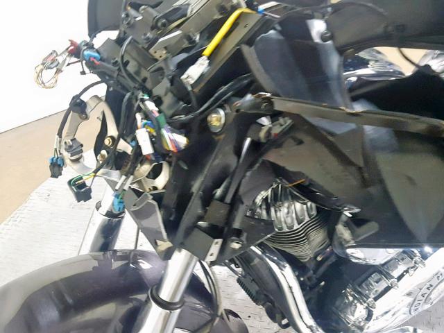 56KTRAAA2G3335893 - 2016 INDIAN MOTORCYCLE CO. ROADMASTER BLACK photo 17