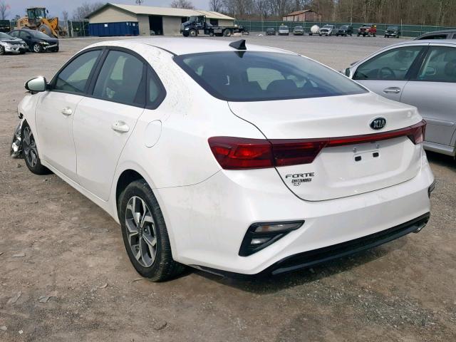 3KPF24AD9KE022635 - 2019 KIA FORTE FE WHITE photo 3