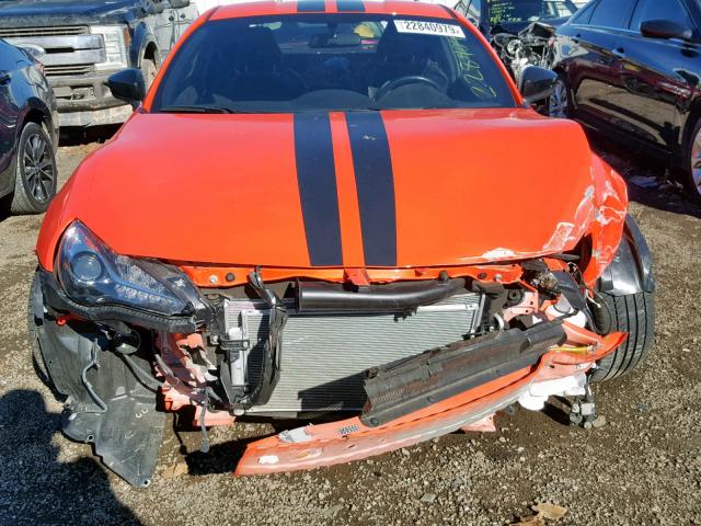 JF1ZNAA19H8708465 - 2017 TOYOTA 86 BASE ORANGE photo 7