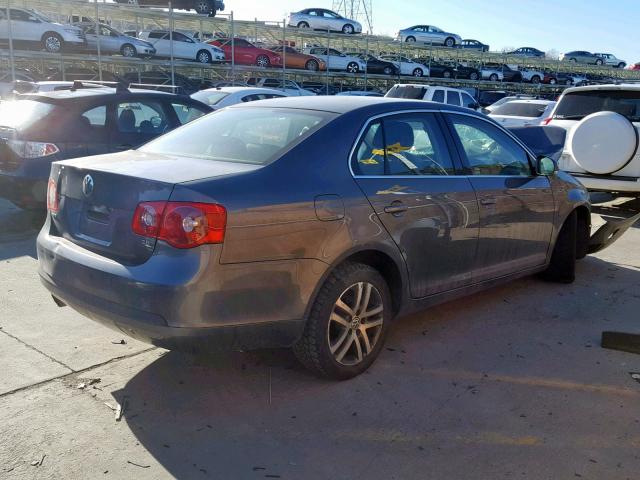 3VWRF71K56M680558 - 2006 VOLKSWAGEN JETTA 2.5 GRAY photo 4