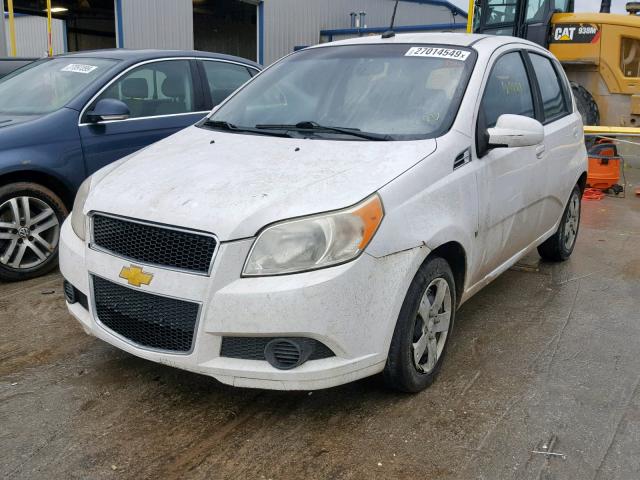 KL1TD66E99B615064 - 2009 CHEVROLET AVEO LS WHITE photo 2