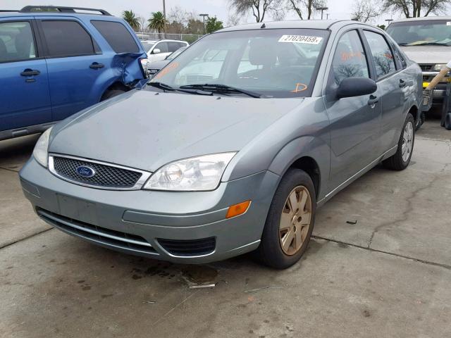 1FAFP34N16W201933 - 2006 FORD FOCUS ZX4 GREEN photo 2