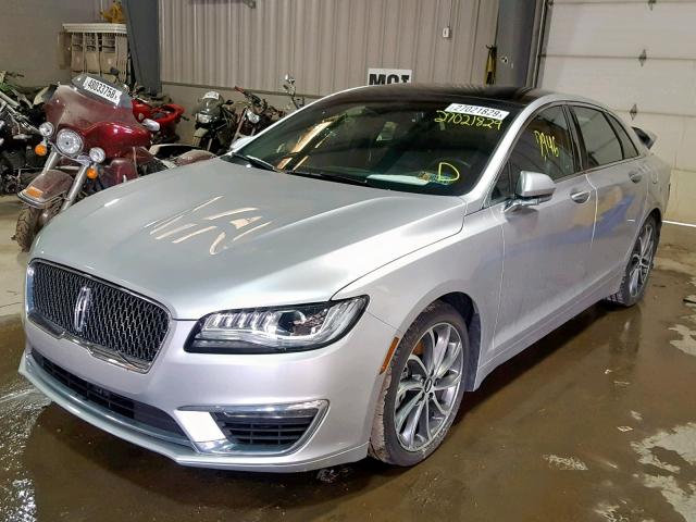 3LN6L5FC8JR603842 - 2018 LINCOLN MKZ RESERV SILVER photo 2