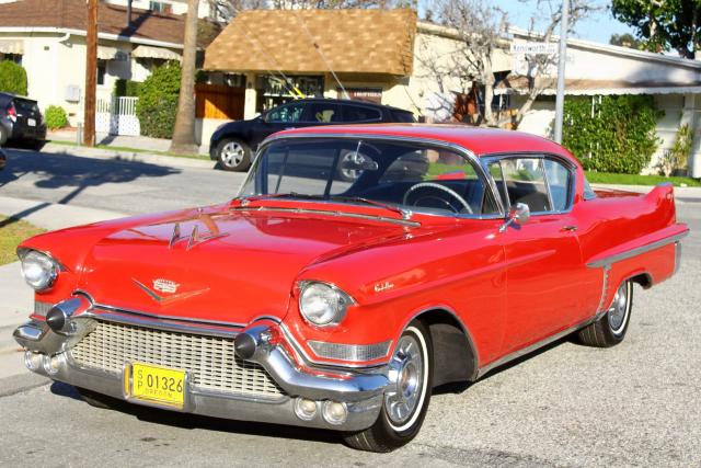 00000005762012701 - 1957 CADILLAC SERIES 62 RED photo 2