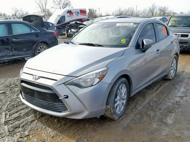 3MYDLBZV8GY137319 - 2016 TOYOTA SCION IA GRAY photo 2