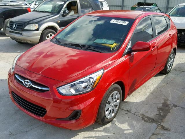 KMHCT5AE8HU350326 - 2017 HYUNDAI ACCENT SE RED photo 2