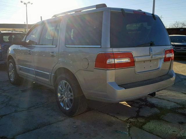 5LMFU27517LJ04221 - 2007 LINCOLN NAVIGATOR Weiß Foto 3