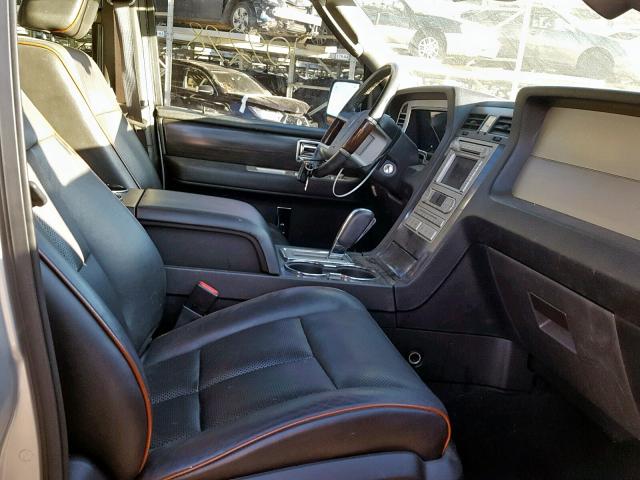 5LMFU27517LJ04221 - 2007 LINCOLN NAVIGATOR Weiß Foto 5