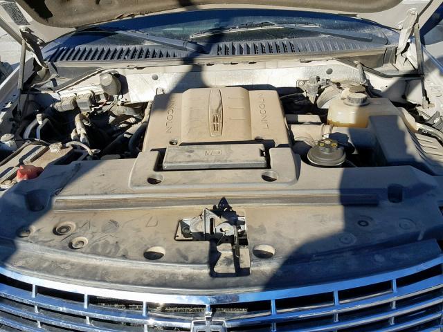 5LMFU27517LJ04221 - 2007 LINCOLN NAVIGATOR Weiß Foto 7