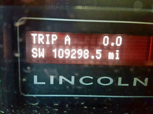 5LMFU27517LJ04221 - 2007 LINCOLN NAVIGATOR Weiß Foto 8