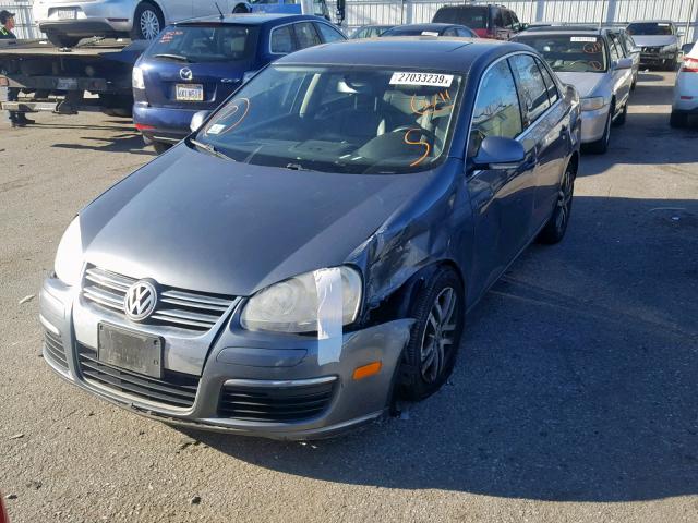 3VWSG71K76M768381 - 2006 VOLKSWAGEN JETTA 2.5 GRAY photo 2