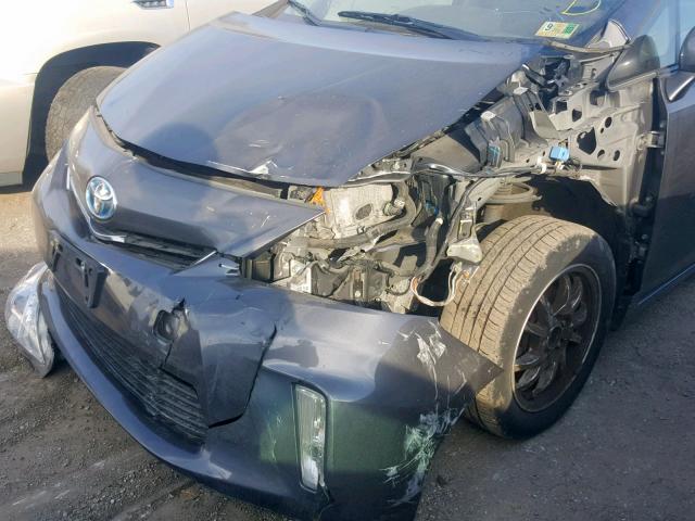 JTDZN3EU8EJ014655 - 2014 TOYOTA PRIUS V GRAY photo 9