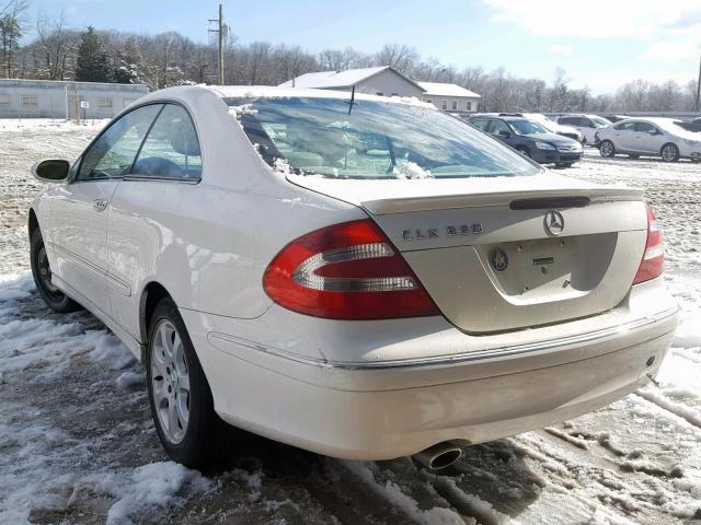 WDBTJ65J54F116732 - 2004 MERCEDES-BENZ CLK 320C WHITE photo 3