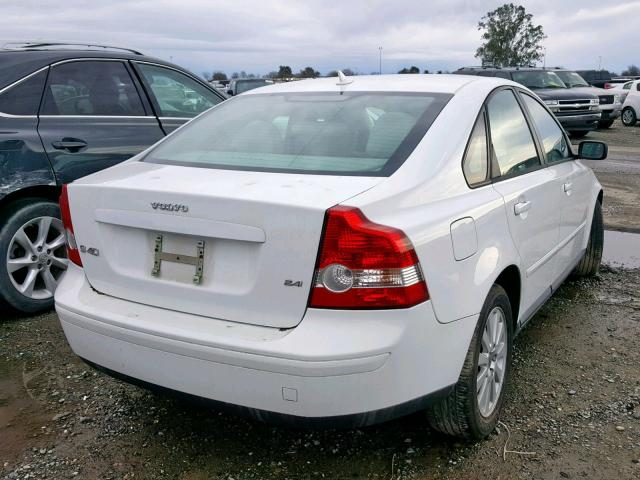 YV1MS382X42008002 - 2004 VOLVO S40 2.4I WHITE photo 4