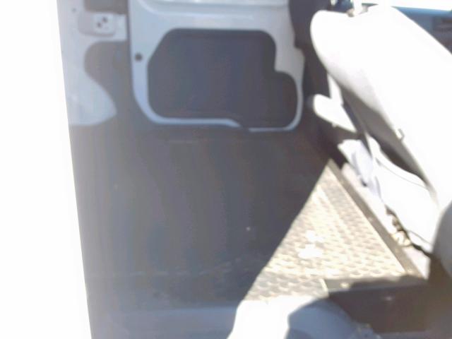 NM0LS7AN2AT017275 - 2010 FORD TRANSIT CO WHITE photo 6