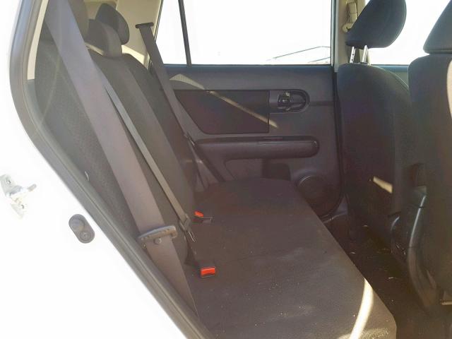 JTLKE50E781015754 - 2008 TOYOTA SCION XB WHITE photo 6