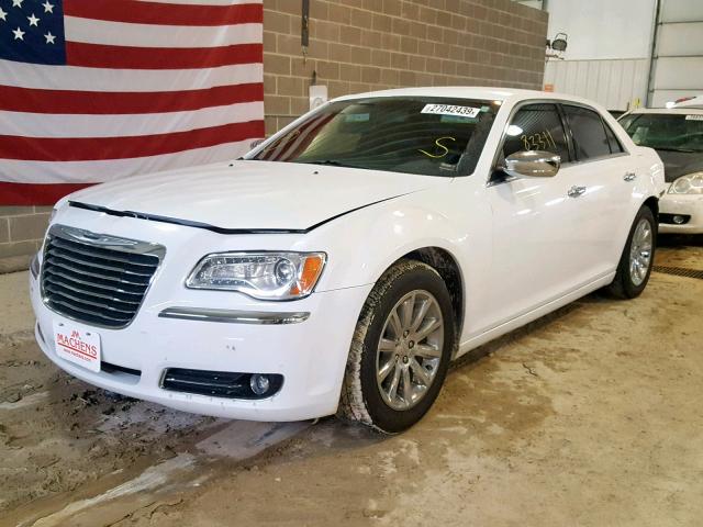 2C3CCACG5CH310572 - 2012 CHRYSLER 300 LIMITE WHITE photo 2