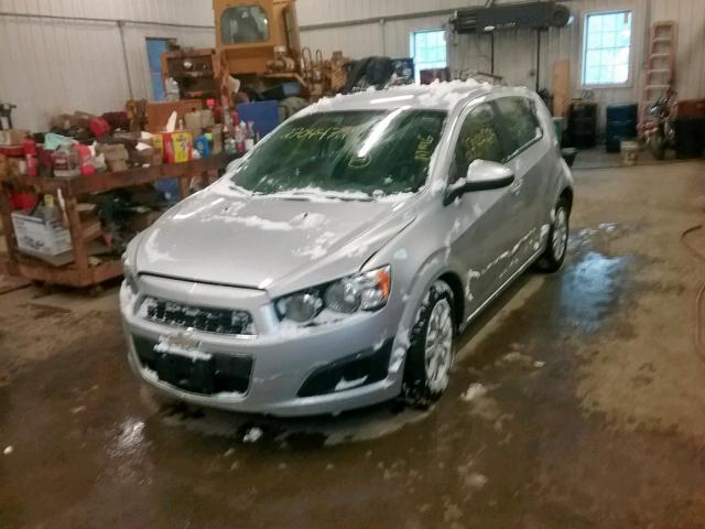 1G1JA6SH2C4112814 - 2012 CHEVROLET SONIC LS 银色 照片 2