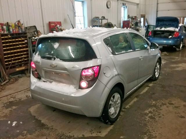 1G1JA6SH2C4112814 - 2012 CHEVROLET SONIC LS 银色 照片 4