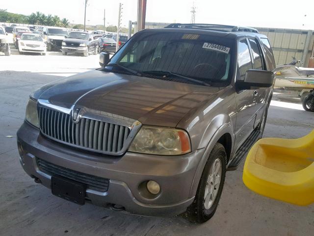5LMFU27R23LJ04676 - 2003 LINCOLN NAVIGATOR BROWN photo 2