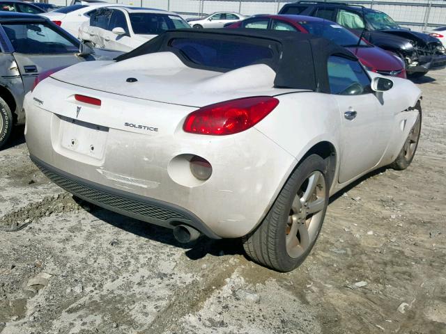 1G2MB35B56Y112718 - 2006 PONTIAC SOLSTICE WHITE photo 4