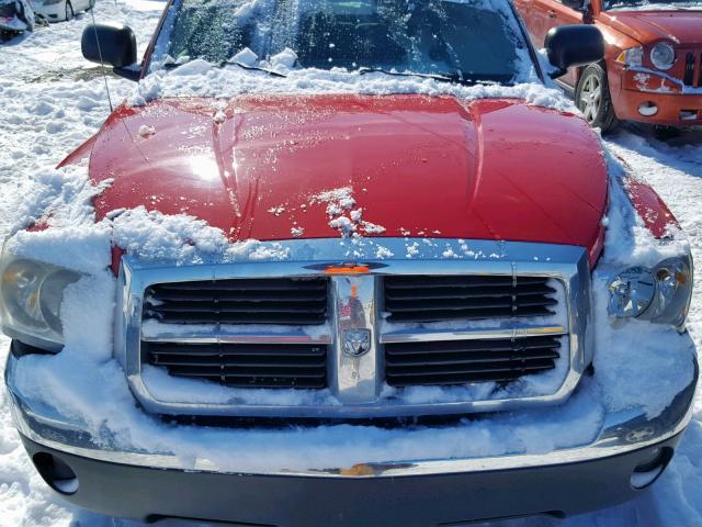 1D7HW48N65S200049 - 2005 DODGE DAKOTA QUA RED photo 7