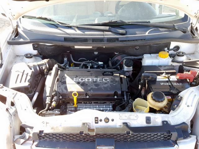 KL1TD56EX9B363139 - 2009 CHEVROLET AVEO LS WHITE photo 7