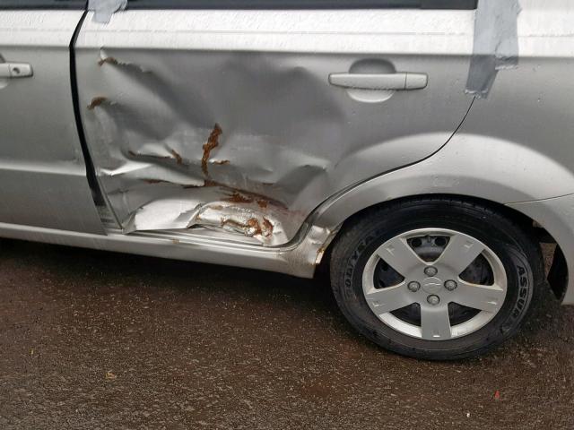 KL1TD56E59B643485 - 2009 CHEVROLET AVEO LS SILVER photo 9