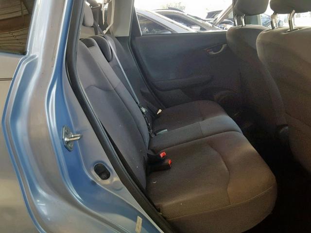 JHMGE88209S071705 - 2009 HONDA FIT BLUE photo 6