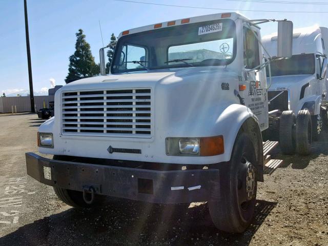 1HTSCABM7XH612846 - 1999 INTERNATIONAL 4000 4700 WHITE photo 2