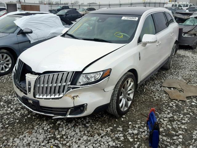 2LMHJ5FR2ABJ00331 - 2010 LINCOLN MKT WHITE photo 2