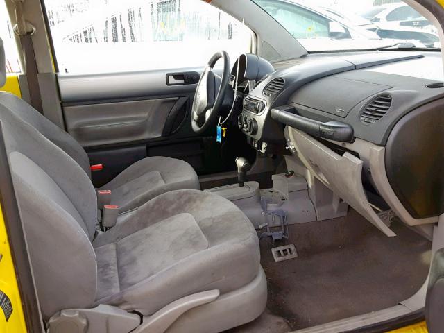 3VWCK21C12M439006 - 2002 VOLKSWAGEN NEW BEETLE 黄色 照片 5