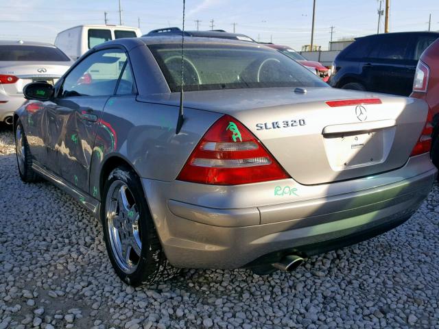 WDBKK65F13F285956 - 2003 MERCEDES-BENZ SLK 320 SILVER photo 3