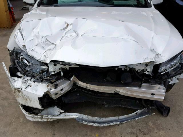 19UUB2F33GA001691 - 2016 ACURA TLX WHITE photo 9