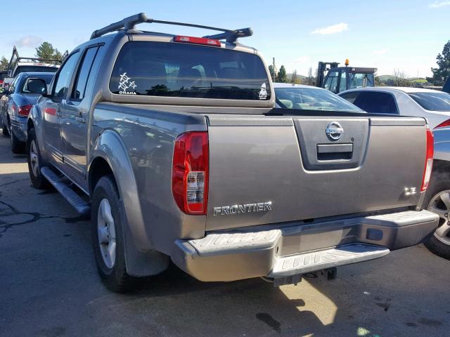 1N6AD07U05C419227 - 2005 NISSAN FRONTIER C GOLD photo 3