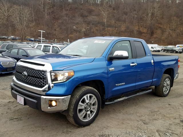 5TFUY5F16JX701478 - 2018 TOYOTA TUNDRA DOU BLUE photo 2