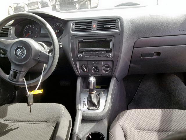 3VW2K7AJ3EM236971 - 2014 VOLKSWAGEN JETTA BASE SILVER photo 9