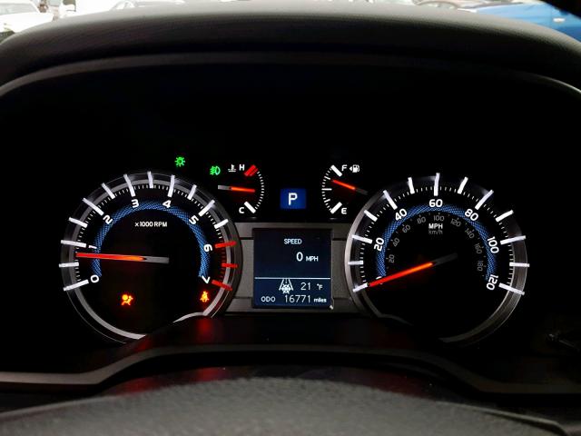 JTEBU5JR9J5504148 - 2018 TOYOTA 4RUNNER SR WHITE photo 8