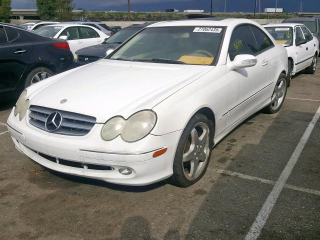 WDBTJ65J03F050461 - 2003 MERCEDES-BENZ CLK 320C WHITE photo 2