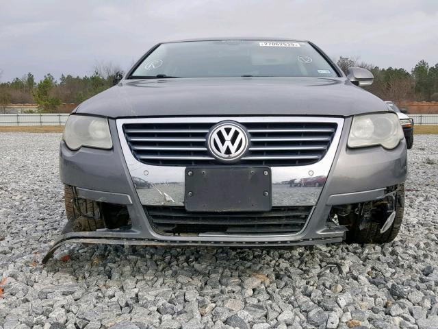 WVWCU93C78E191345 - 2008 VOLKSWAGEN PASSAT VR6 GRAY photo 9