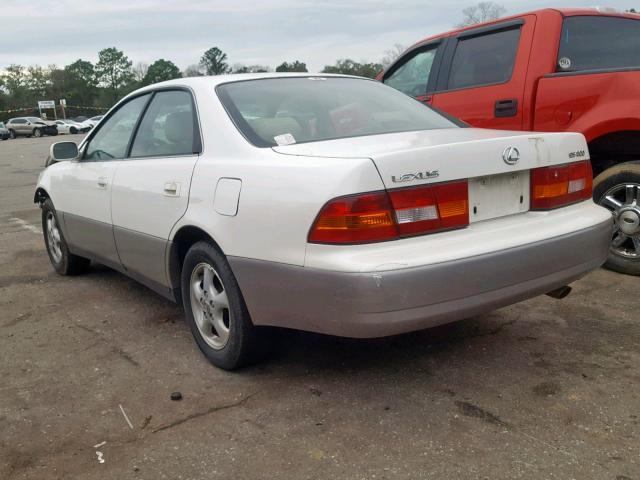 JT8BF22G0V0057544 - 1997 LEXUS ES 300 WHITE photo 3