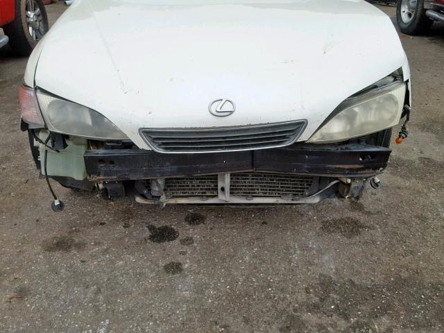 JT8BF22G0V0057544 - 1997 LEXUS ES 300 WHITE photo 9