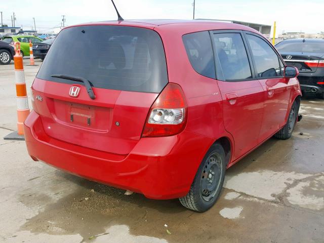 JHMGD38428S061652 - 2008 HONDA FIT RED photo 4